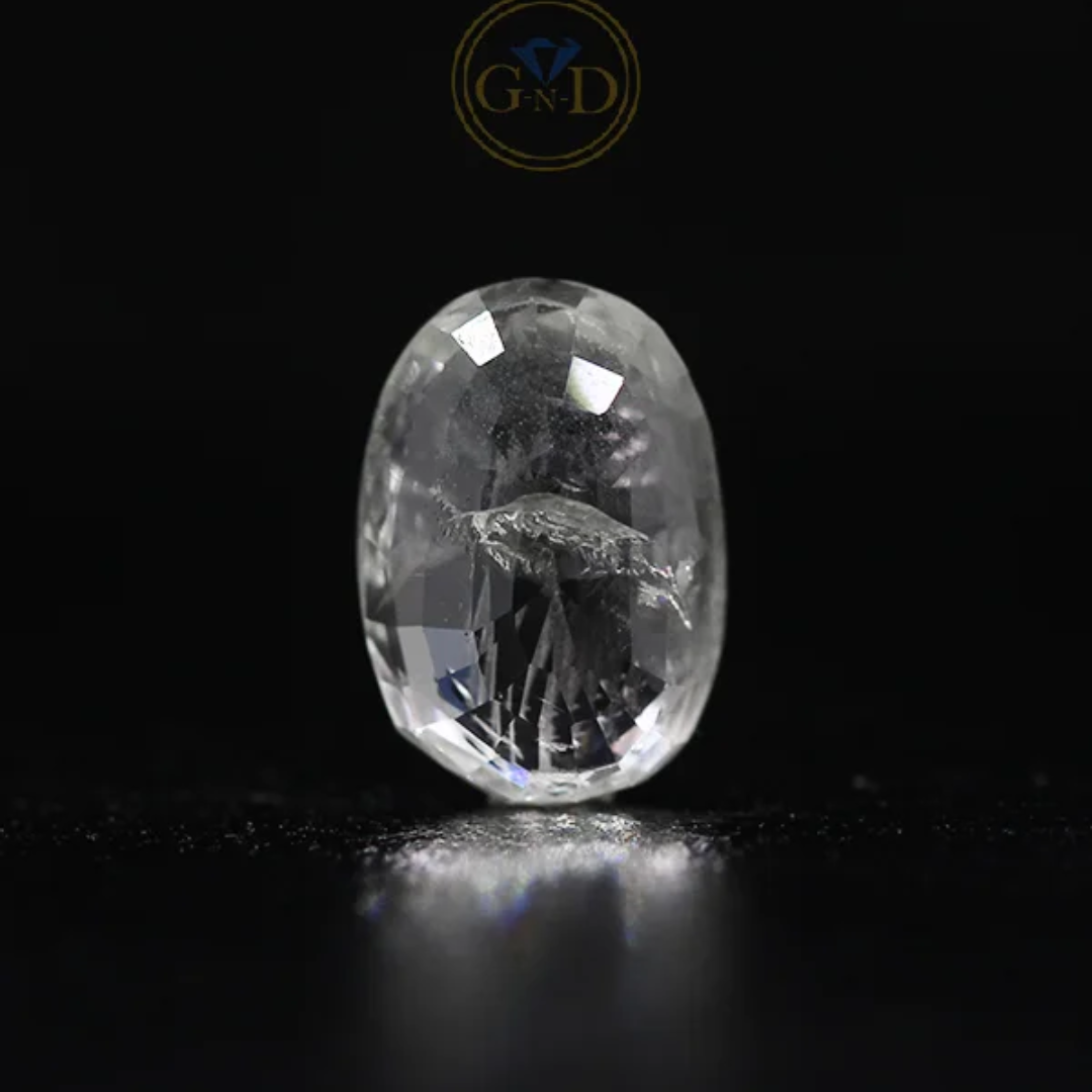 White Sapphire – 4.09 Carat ( 4.49 Ratti )