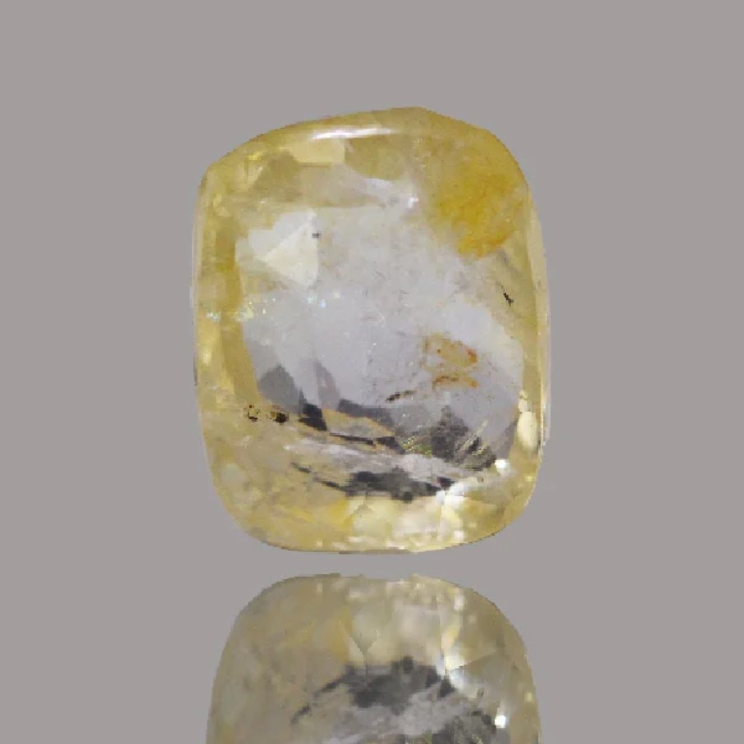 Yellow Sapphire – 4 Carat ( 4.40 Ratti )