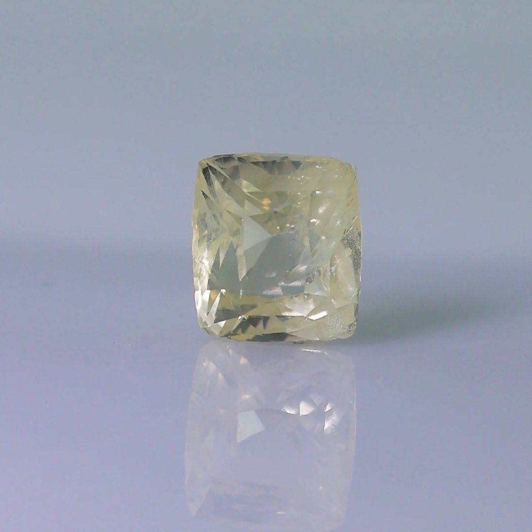 NATURAL YELLOW SAPPHIRE-5.56CT