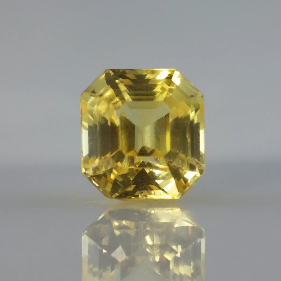 NATURAL YELLOW SAPPHIRE-5.21CT