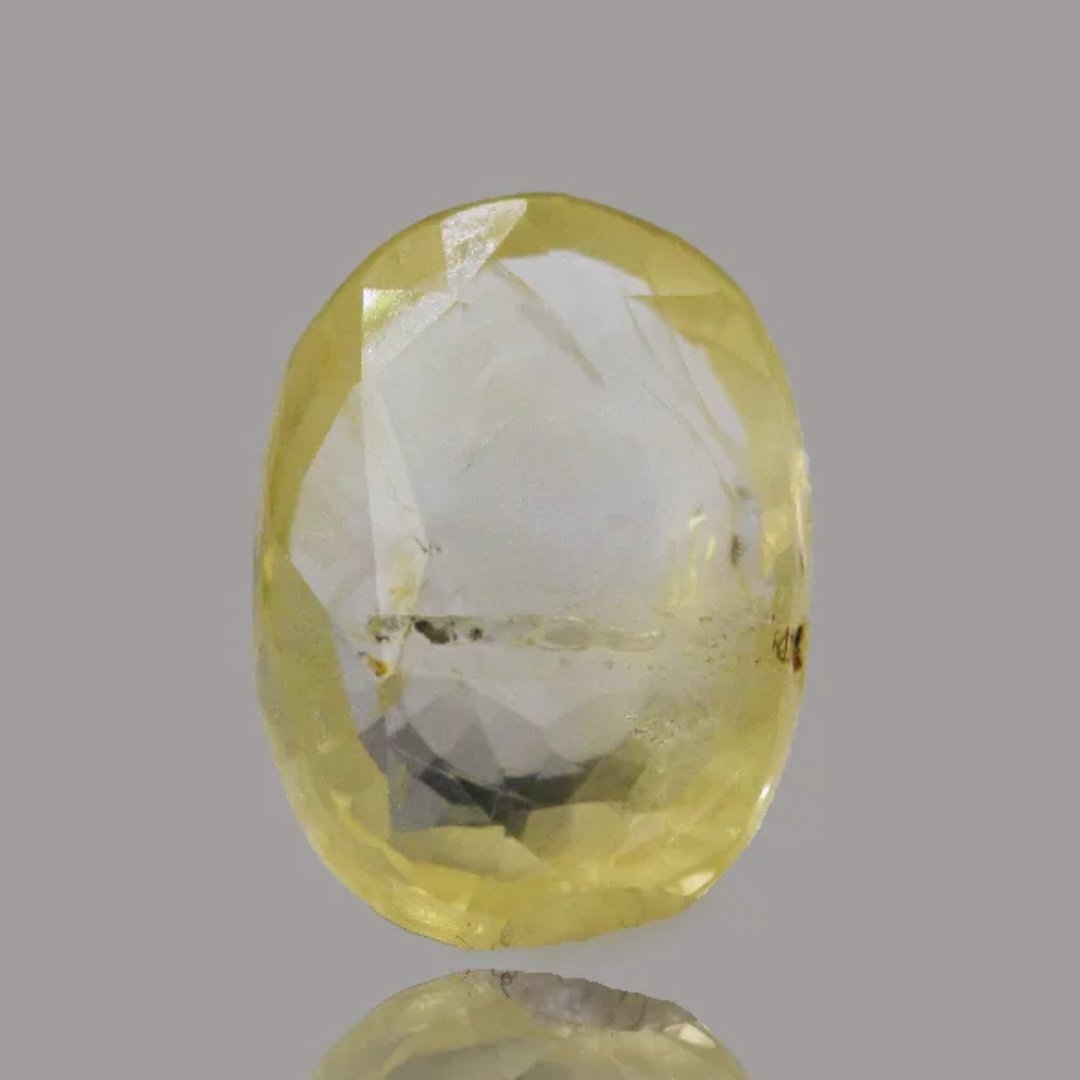 Yellow Sapphire – 4.02 Carat ( 4.42 Ratti )