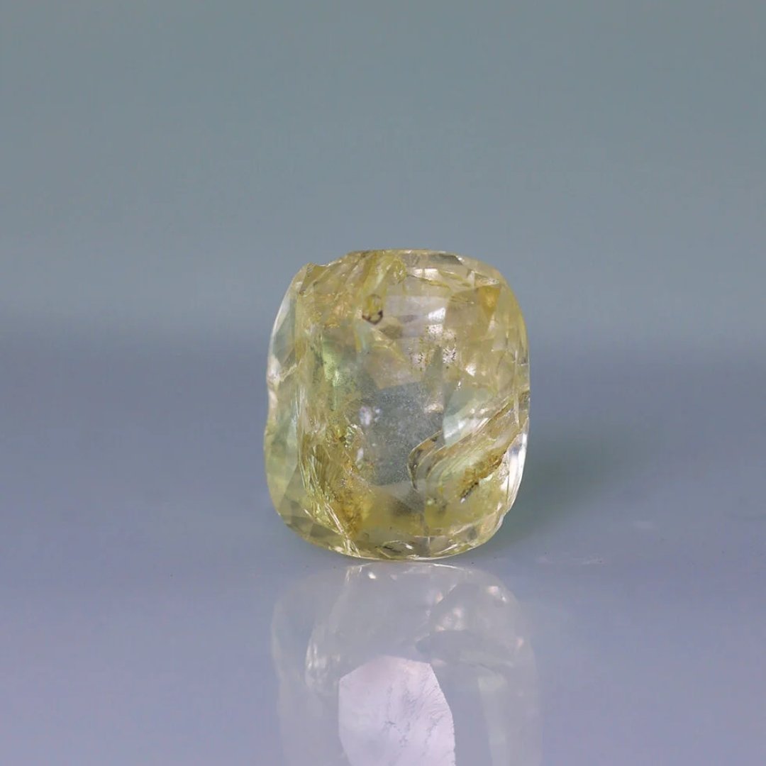 Yellow Sapphire – 4.20 Carat ( 4.62 Ratti